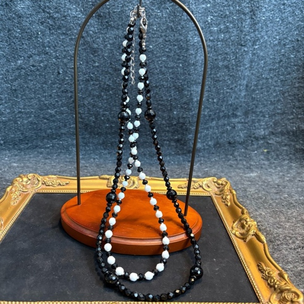 Elegant Antique 1930s Black and White Glass/Jet Beaded Necklace Set